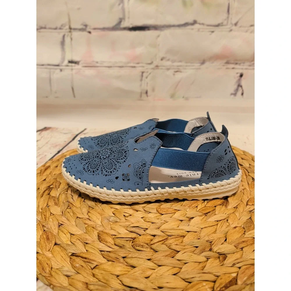 Bernie Mev Women's Blue‎ Laser Cut Flower Slip On Tulum Leather Sz 7 NIB